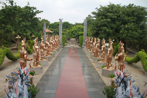 Tượng Quốc tổ, 18 tượng Vua Hùng được Guiness Việt Nam vinh danh 2