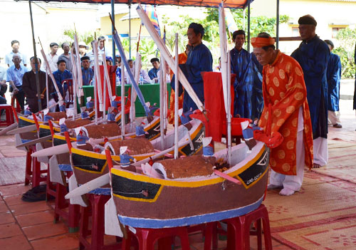 Ngư dân Lý Sơn tổ chức lễ Khao lề thế lính Hoàng Sa 2