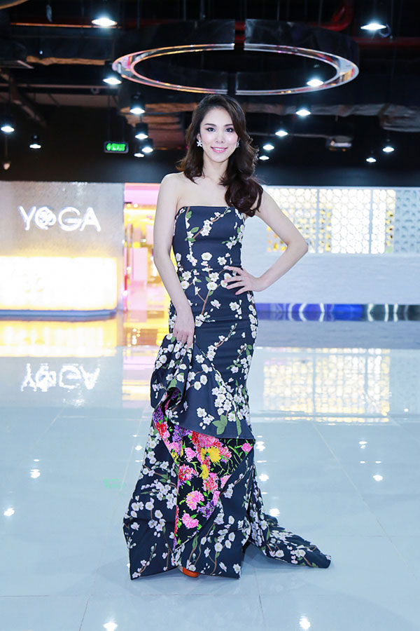 Hồ Ngọc Hà rẽ hướng kinh doanh cùng Hoa hậu Hoàn vũ Riyo Mori 5