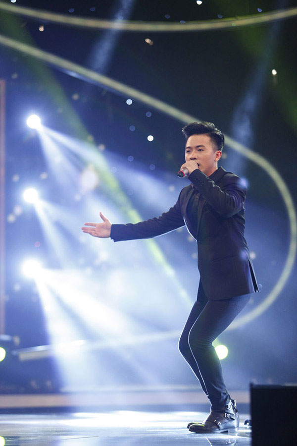 Vietnam Idol: Thu Minh phấn khích ‘ôm bầu’ nhún nhảy theo hotboy Việt kiều 5