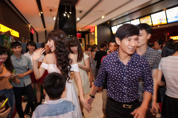 Vợ chồng Lý Hải - Minh Hà xem ‘Lật mặt’ cùng 1.000 fan hâm mộ 7