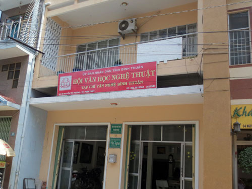 Đình chỉ công tác Chủ tịch Hội Văn học nghệ thuật tỉnh Bình Thuận