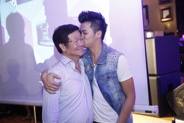 Ca sĩ Thu Minh ‘bắt’ Trọng Hiếu phải khiêm tốn khi bước ra khỏi Vietnam Idol 1