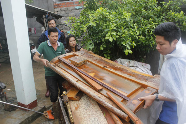 Tuổi trẻ Quảng Ninh giúp người dân khắc phục hậu quả lũ lụt 19