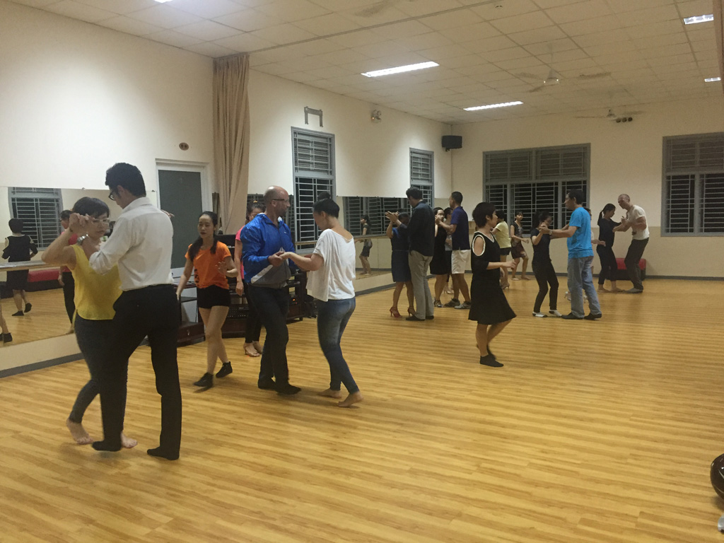 Chàng trai trẻ và tình yêu Salsa 6