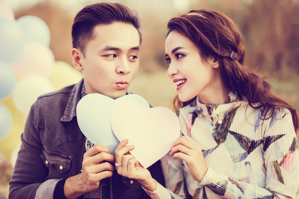 Tú Vi - Valentine: Xem hình ảnh Tú Vi tình tứ trong ngày Valentine sẽ khiến bạn thực sự cảm thấy lãng mạn và mềm mỏng trong lòng. Hãy cùng đón xem và chia sẻ cùng những người yêu thương của mình!