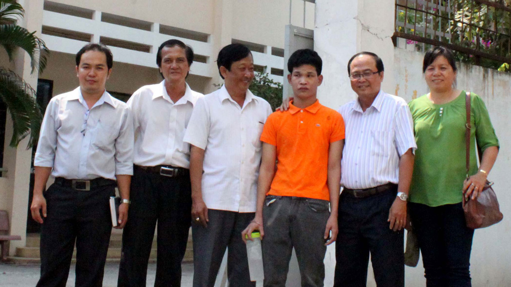 Hành trình tìm lại chàng trai câm điếc từng nghiện xăng Hồ Văn Thạo 2