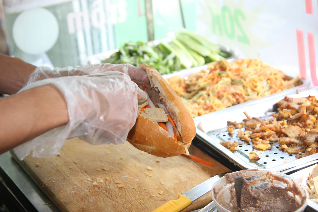 Khám phá bánh mì chay Sài Gòn 2