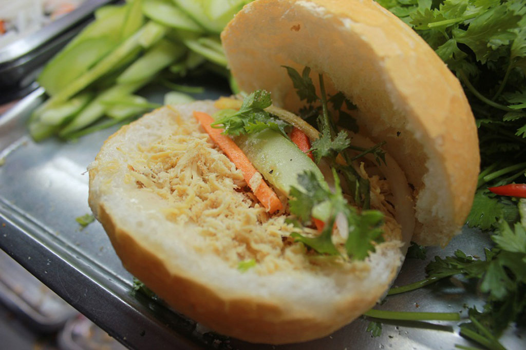 Thu nhập hơn 10 triệu đồng/ngày từ xe bánh mì 5.000 đồng 12