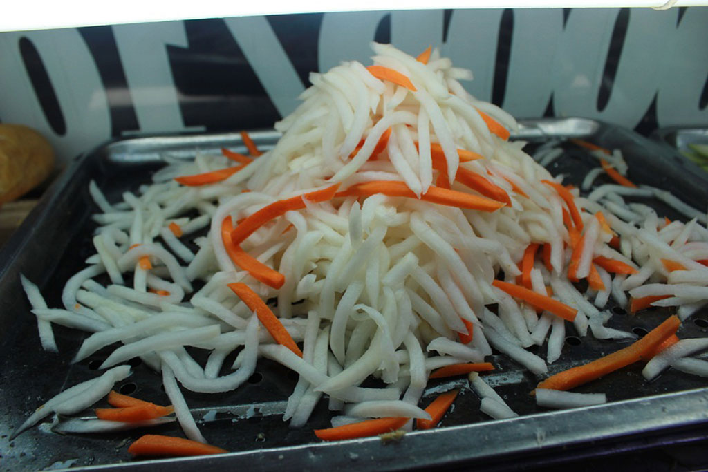 Thu nhập hơn 10 triệu đồng/ngày từ xe bánh mì 5.000 đồng 4