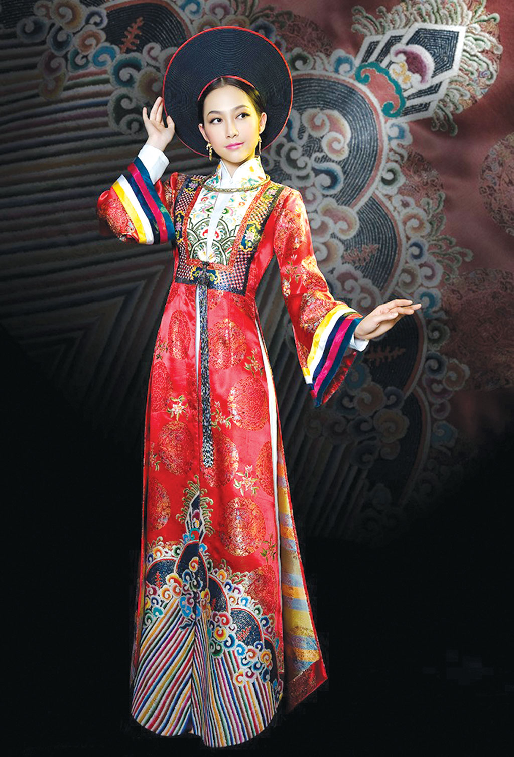 Tà áo dài và nhà thiết kế 2