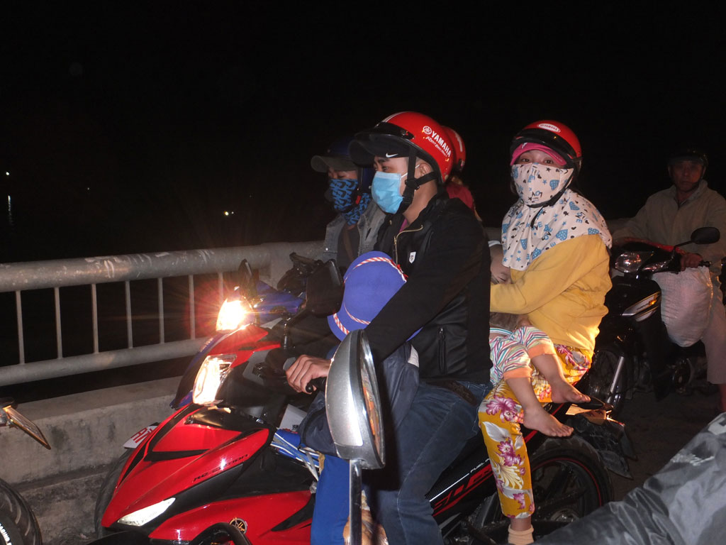 Ùn tắc giao thông kinh hoàng trên QL1 trong nhiều giờ liền2