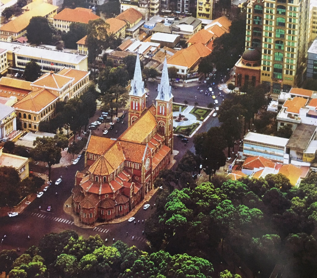 Nhà thờ Đức Bà hiện diện sống động giữa trung tâm Sài Gòn suốt 138 năm qua 4