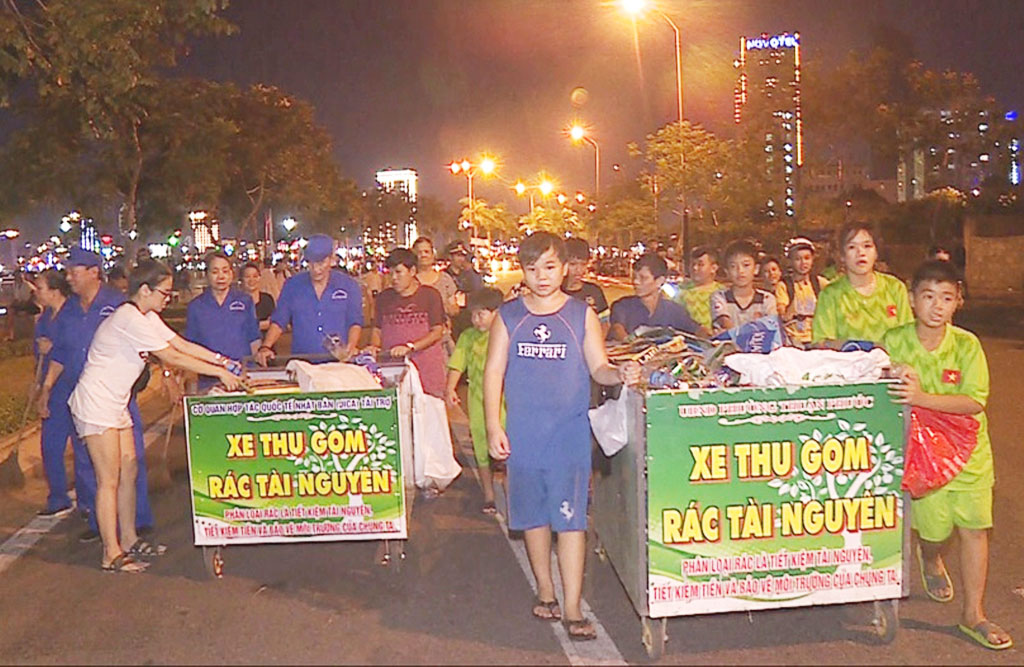 'Biệt đội' chống rác thải2