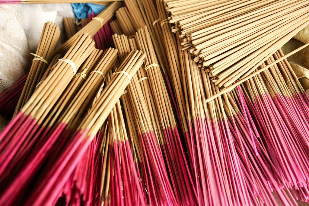 Khám phá làng làm hương thủ công trăm năm tuổi của người Nùng12