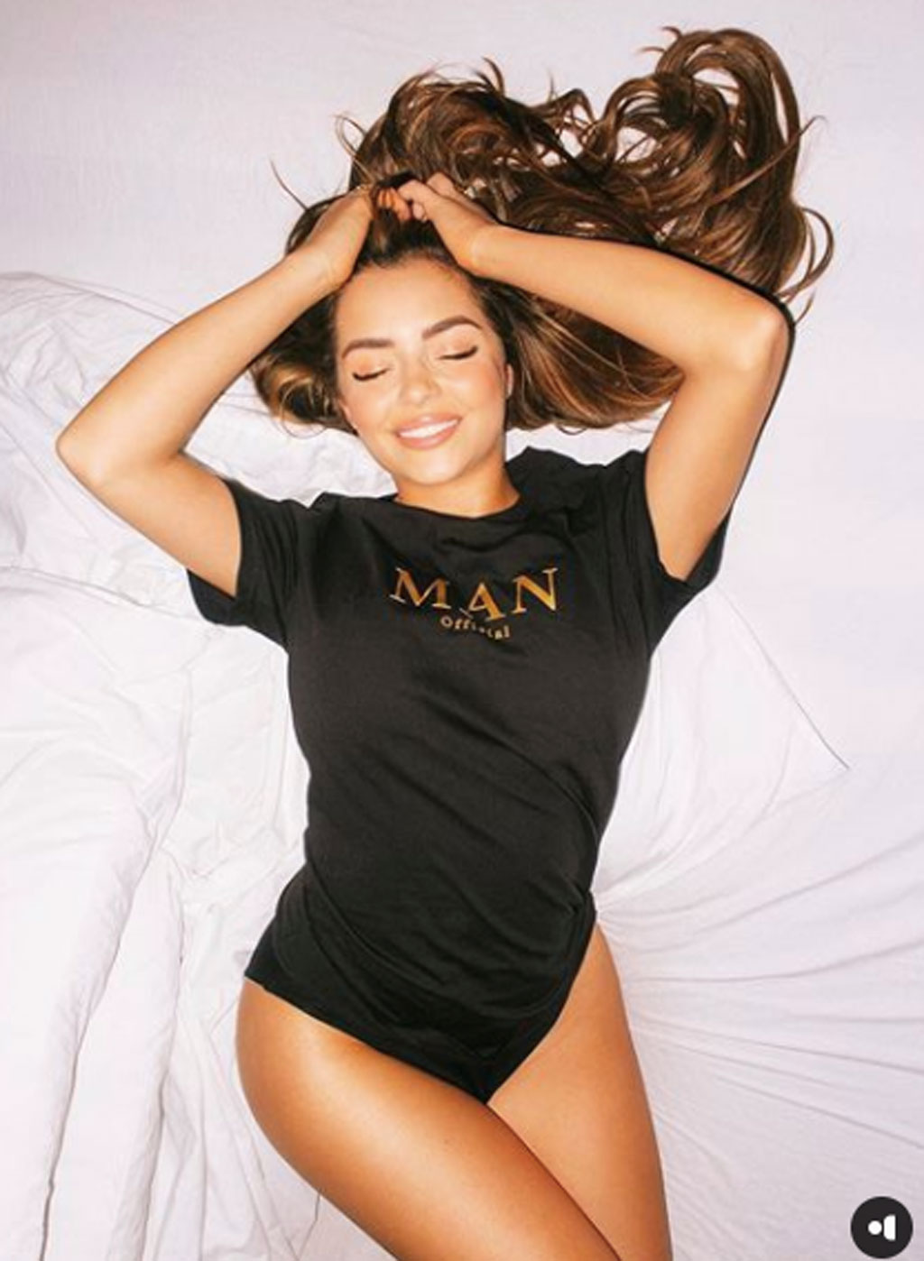 'Quả bom sex' Demi Rose đốt mắt người hâm mộ bằng loạt ảnh bikini trong thời gian cách ly tại gia5