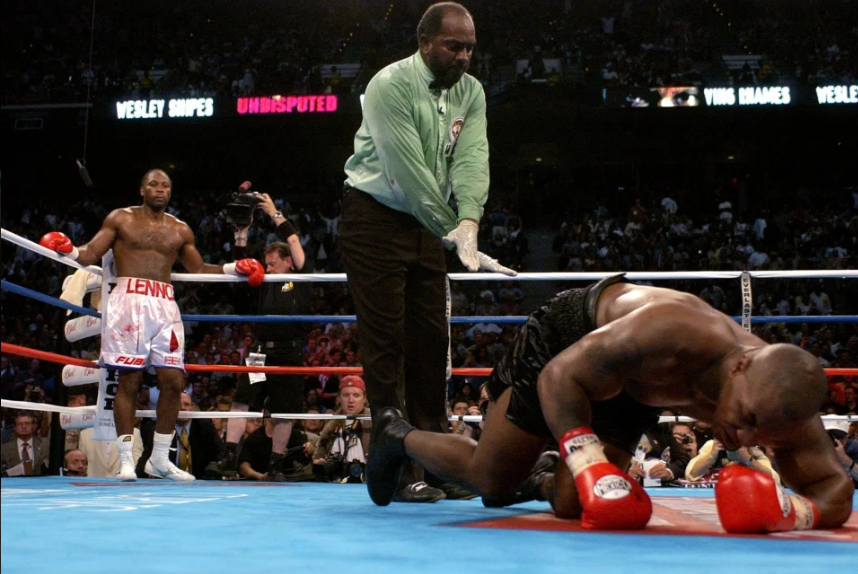 Mike Tyson Vs. Lennox Lewis: Trận đấu đầy Tai Tiếng Của "Tay đấm Thép ...