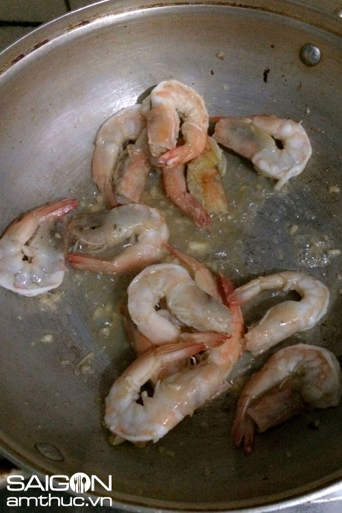 Lạ miệng, thanh mát canh bông súng nấu tôm