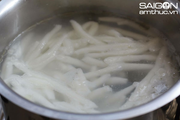 Tự nấu bánh canh cua thơm ngon, nóng hổi - ảnh 6