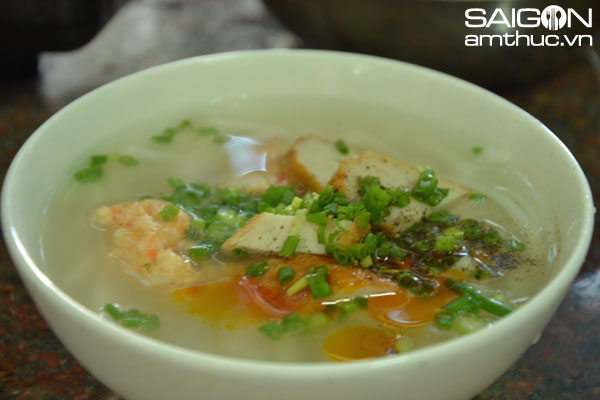 Nhẩn nha với bánh canh chả cá Quy Nhơn