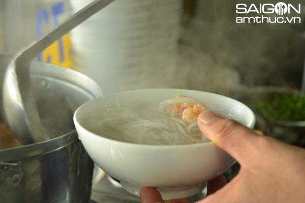 Nhẩn nha với bánh canh chả cá Quy Nhơn