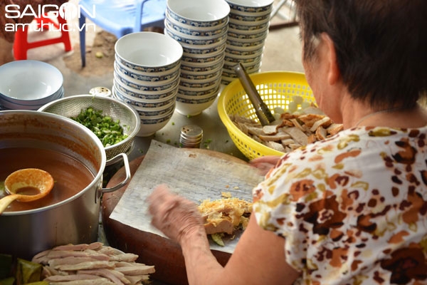Nhẩn nha với bánh canh chả cá Quy Nhơn