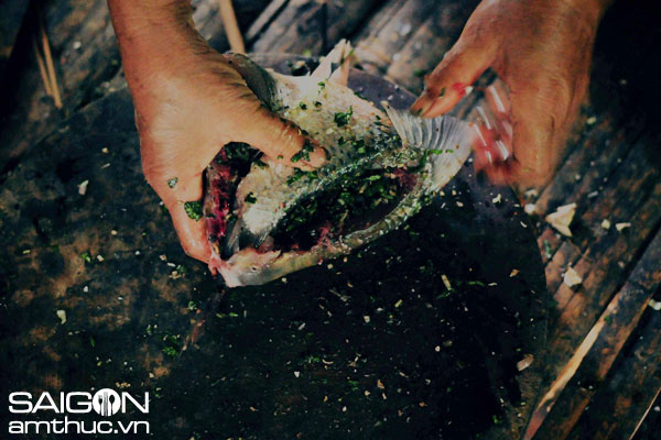 Pa pỉnh tộp - món cá suối nướng đặc biệt của người Thái