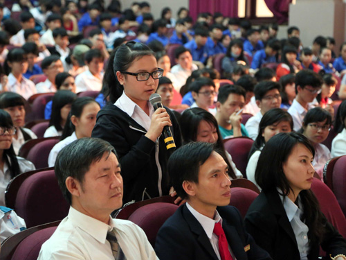   Học sinh tỉnh Bình Phước tham gia chương trình Tư vấn mùa thi diễn ra tại tỉnh chiều 25.1 