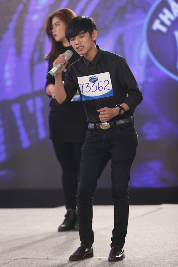 Vietnam Idol: ‘Mỹ nhân đầu trọc’ bất ngờ dịu dàng với váy trắng - ảnh 6