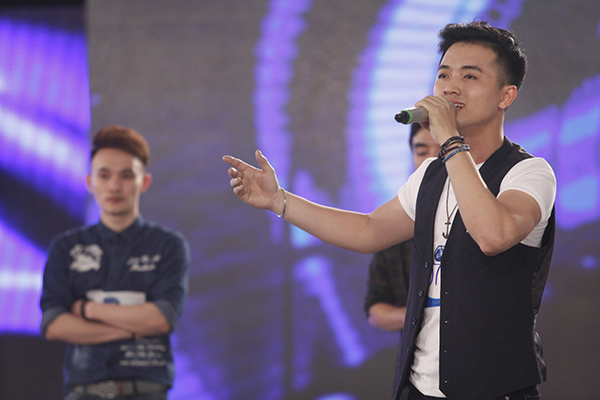 Vietnam Idol: ‘Mỹ nhân đầu trọc’ bất ngờ dịu dàng với váy trắng - ảnh 8