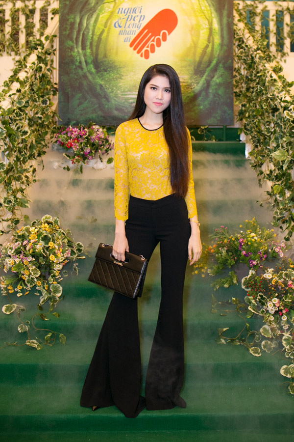 Diễm Hương 'cạnh tranh' vedette với Trà Ngọc Hằng trên sàn catwalk - ảnh 14
