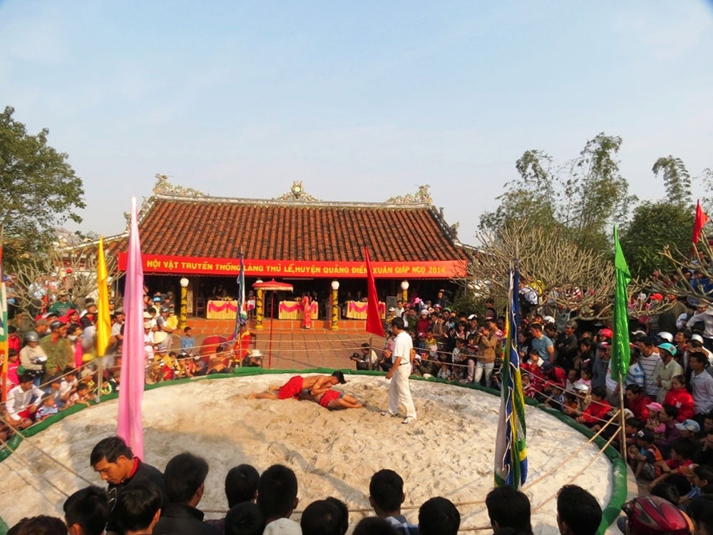 Hội vật truyền thống diễn ra hàng năm vào ngày mồng 6 tháng giêng âm lịch