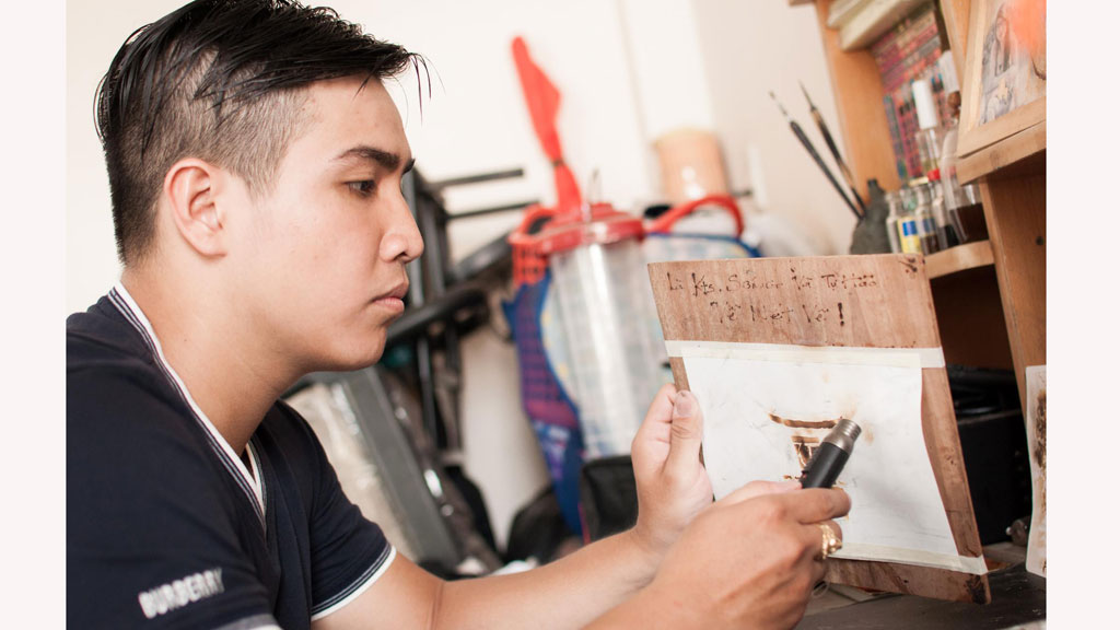 Vẽ tranh bằng lửa Vẽ Tranh Bằng Lửa