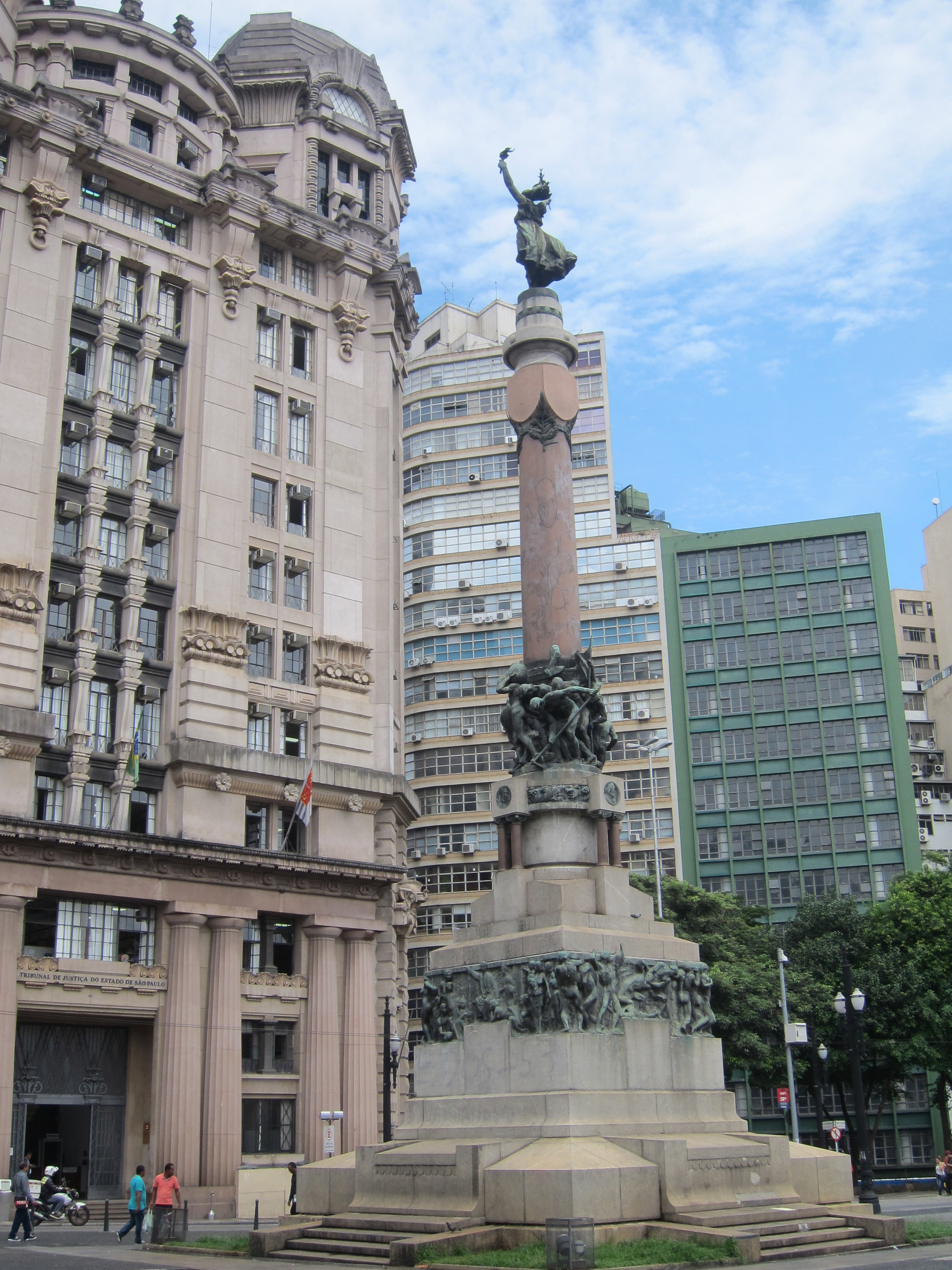 Quảng trường lịch sử Patio do Colégio.