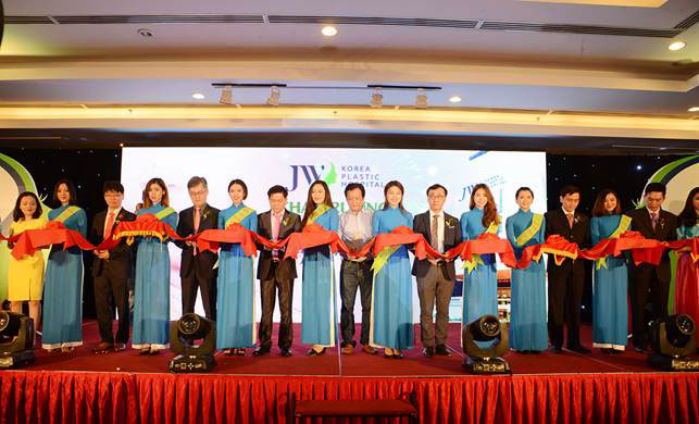 Ban lãnh đạo thương hiệu JW toàn cầu cùng cắt băng khánh thành khai trương Bệnh viện JW tại Việt Nam