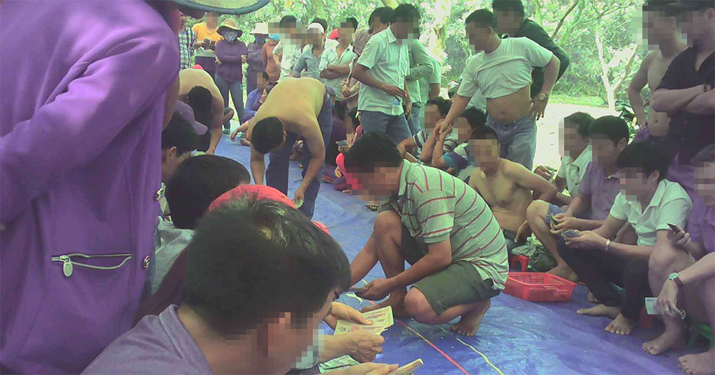 Một trong những sòng bạc vùng biên ở tỉnh Bình Phước luôn nhộn nhịp Ảnh: Trần Tiến - Tiểu Thiên