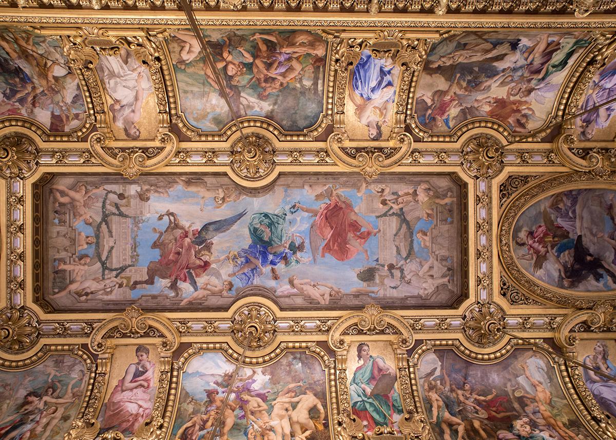 Các bức họa trên trần nhà hát Palais Garnier. 