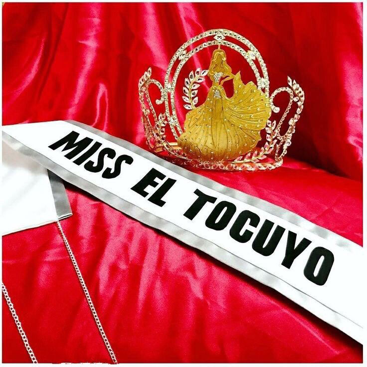 Chiếc vương miện dành cho giải El Tocuyo gây sốt cộng đồng sắc đẹp quốc tế. (NVCC).