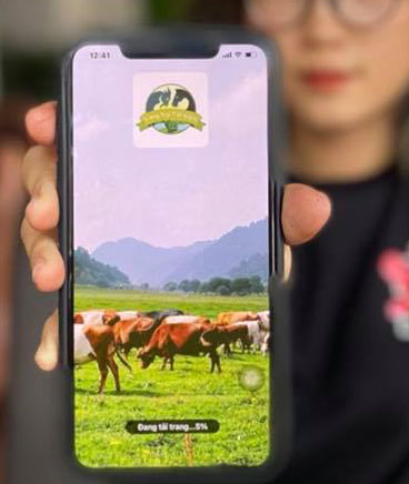 Hàng ngàn nhà đầu tư sập bẫy app “trang trại tiết kiệm” ngày 1.4 ẢNH: TRẦN TIẾN