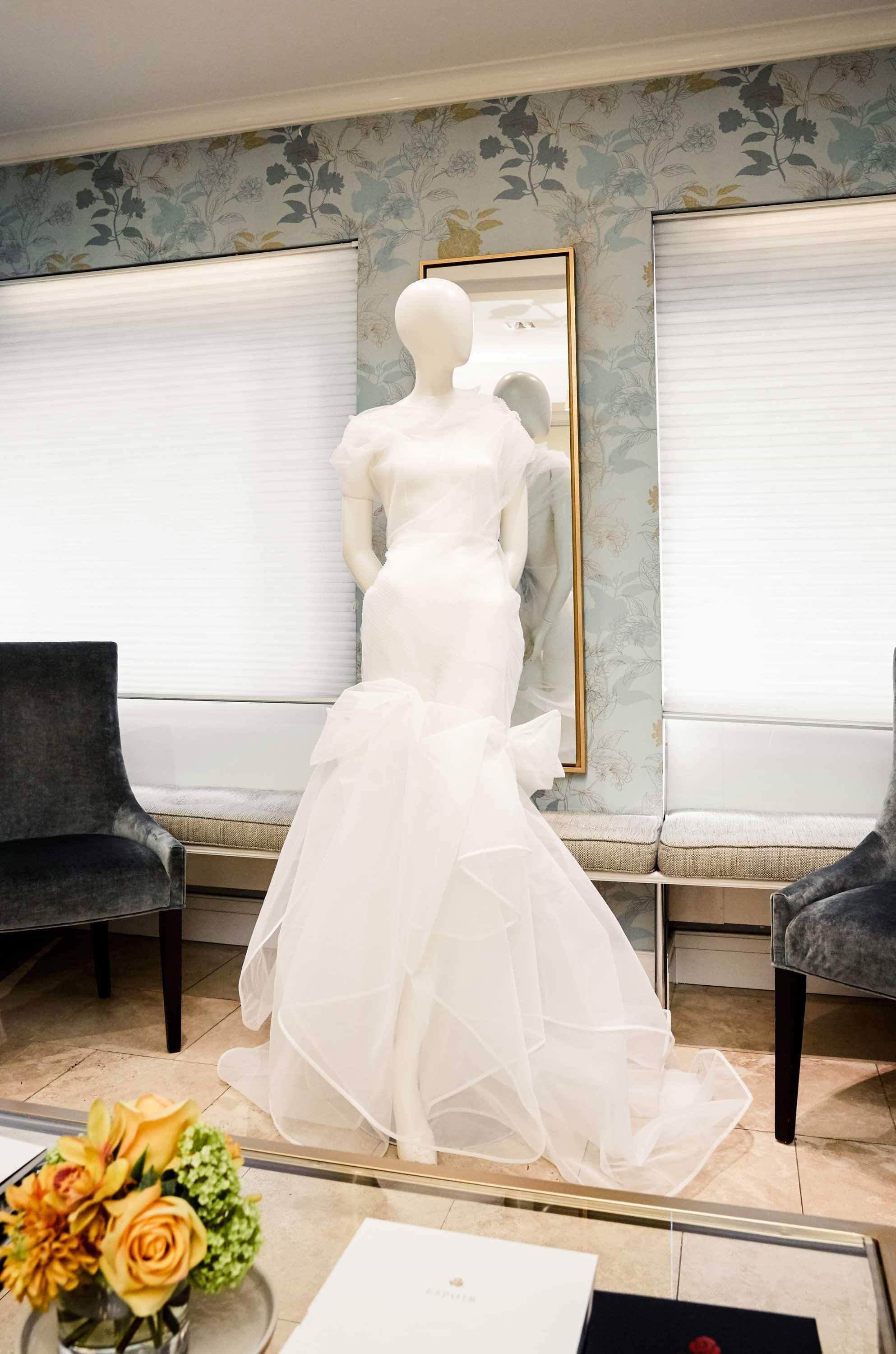 10 bộ váy cưới thiết kế tốt nhất lên dáng chuẩn cho cô dâu