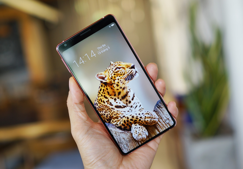 Bphone A Series Tính năng cao cấp với mức giá mềm mại  Báo Người lao động