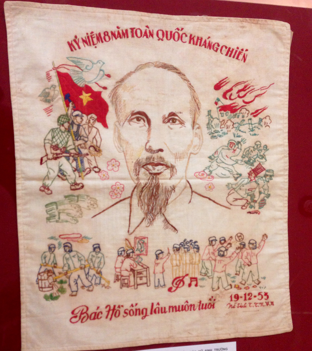 trien-lam-ho-chi-minh-voi-tuoi-tre