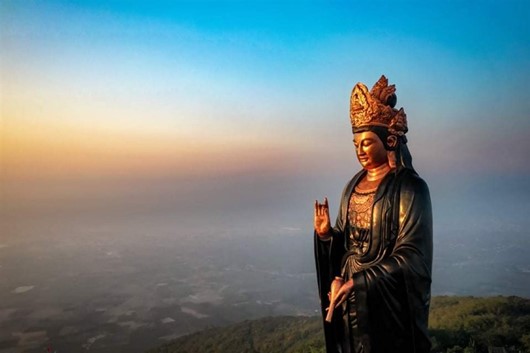 Chiêm ngưỡng tượng Phật Bà bằng đồng cao nhất châu Á trên đỉnh núi ...