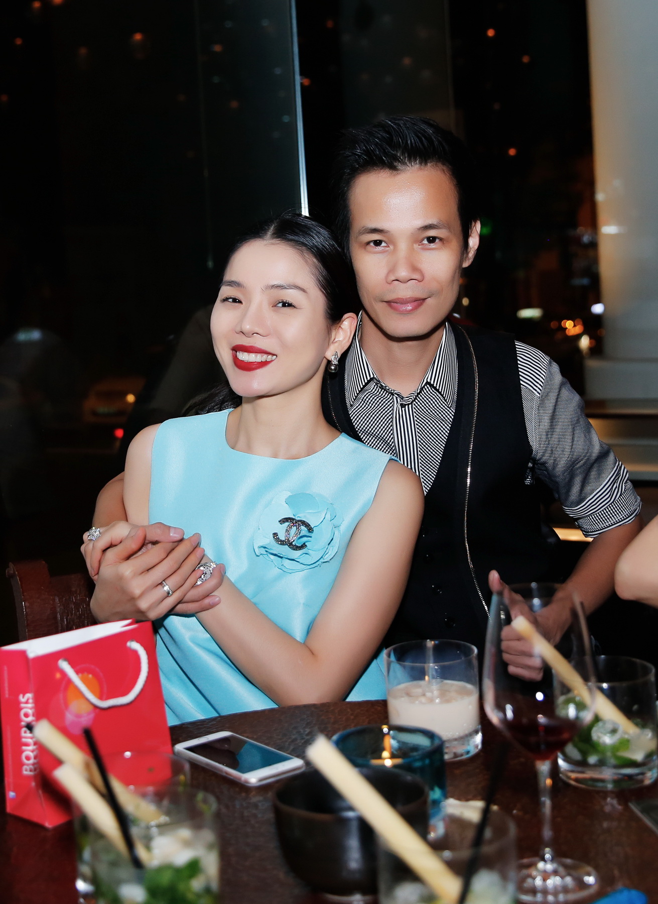 Lệ Quyên vẫn rạng rỡ sau vụ bị phạt vì cho con tè vào túi nôn  - ảnh 3