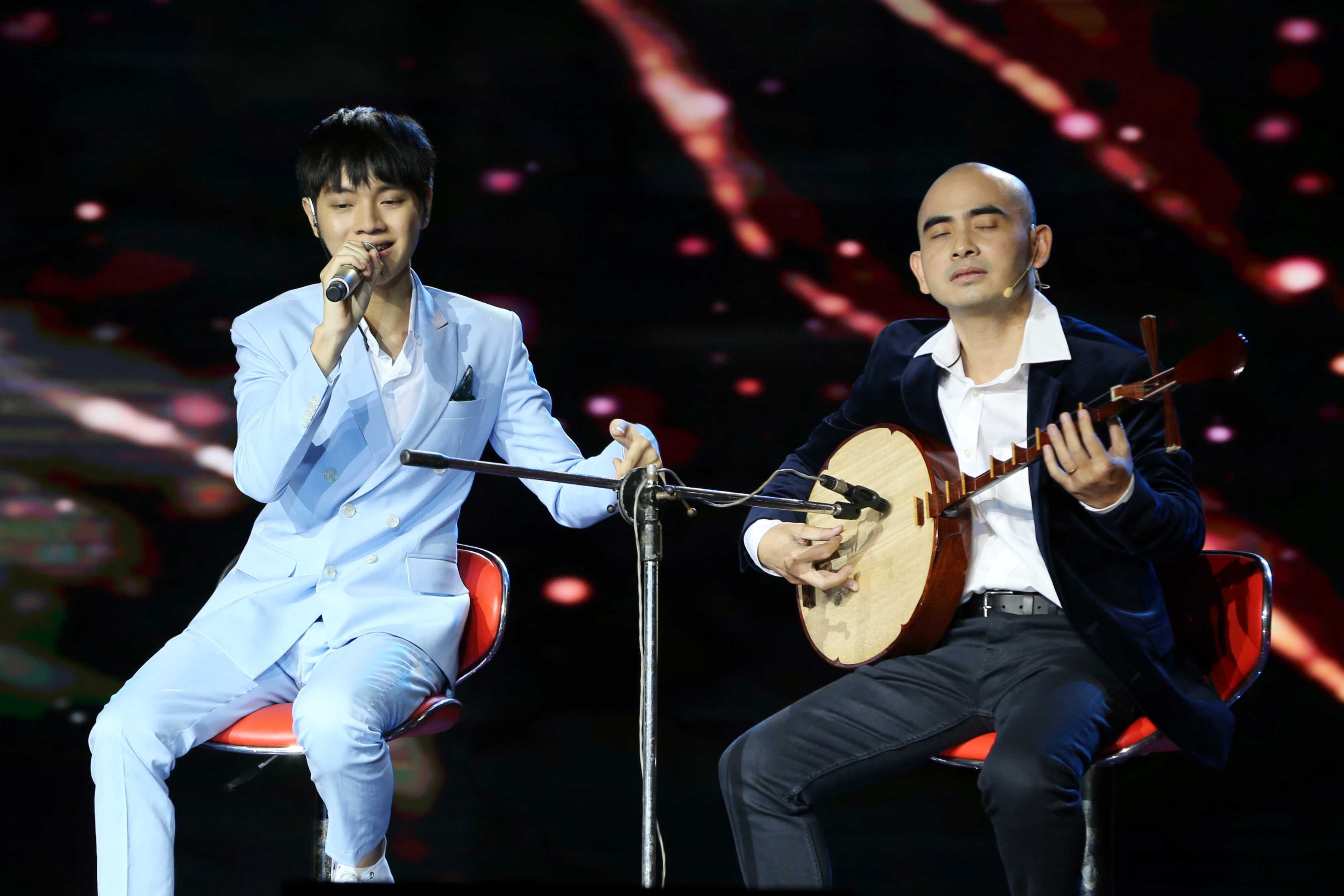 Cao Bá Hưng Giành Quán Quân 'Sing My Song 2016'