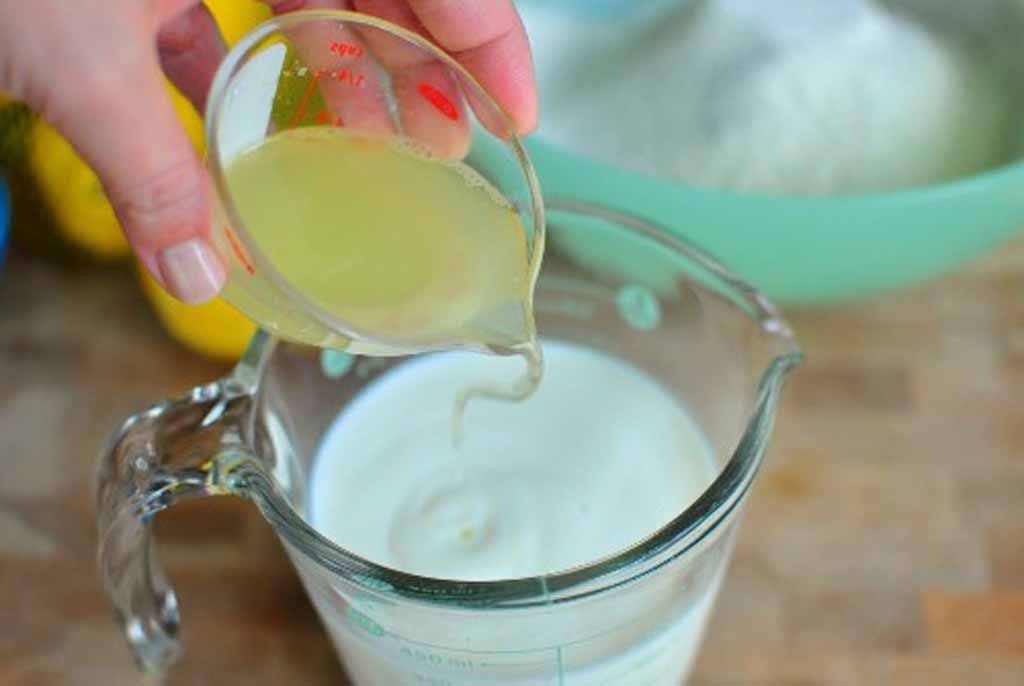 Sử dụng sữa chua và nước cốt chanh để trị mụn, ngừa sẹo