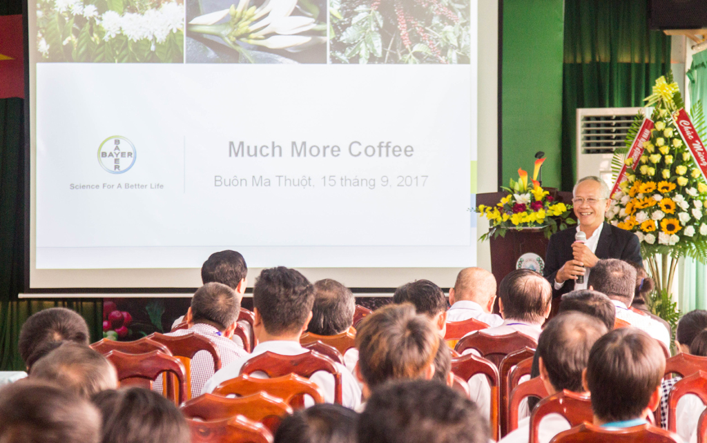 Ông Bùi Văn Kịp, Giám đốc Bộ phận Kỹ thuật, Phát triển và Đăng ký sản phẩm nhánh Khoa học cây trồng, Bayer Việt Nam, chia sẻ giải pháp Much More Coffee của Bayer
