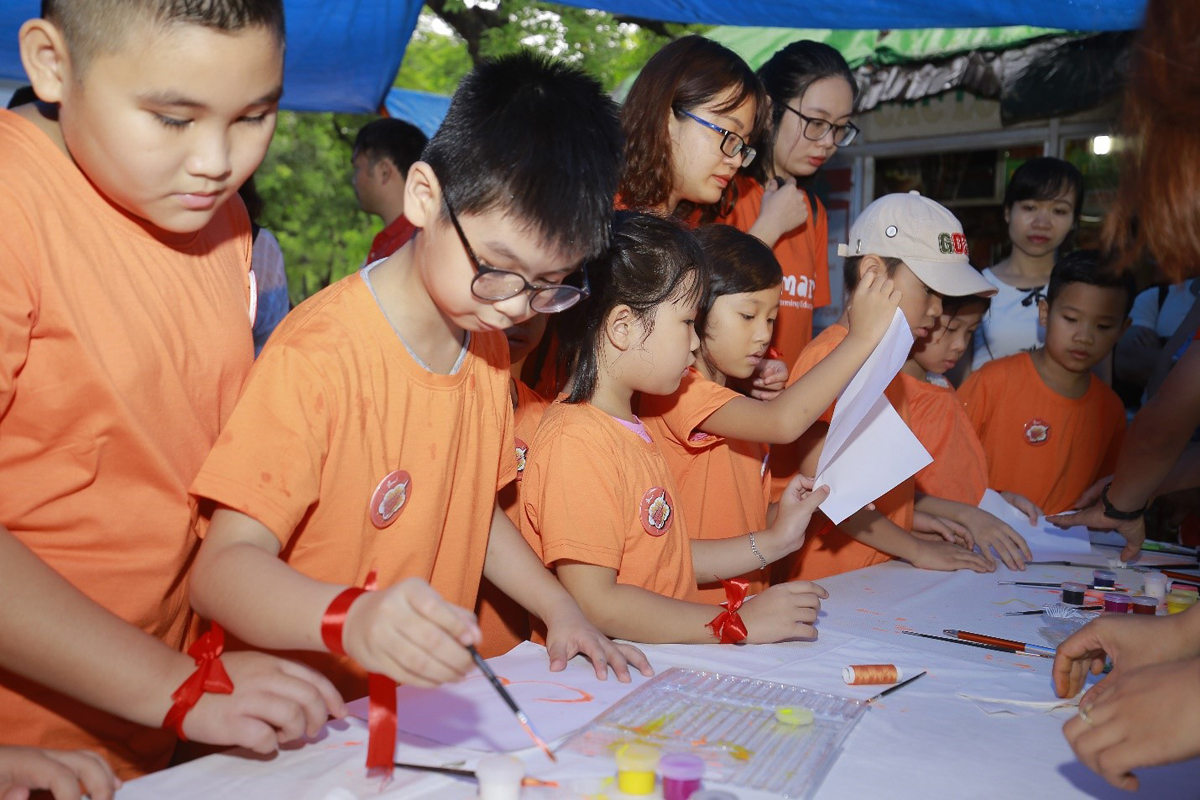 Làm việc nhóm, xử lý tình huống