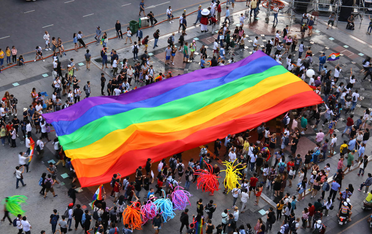 Lễ hội ủng hộ cộng đồng LGBT: Sôi động và rực rỡ sắc màu