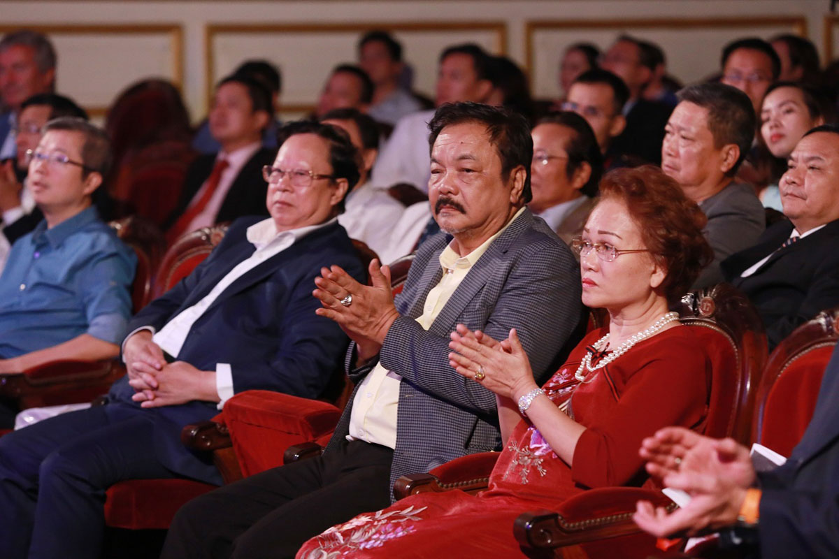 Ông Trần Quí Thanh, nhà sáng lập Tân Hiệp Phát tham dự buổi giao lưu trong ngày ra mắt sách của con gái Trần Uyên Phương